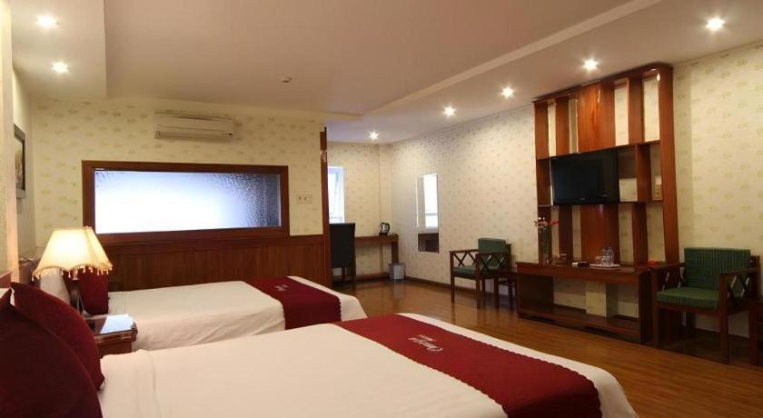 โรงแรมโอเมก้า ดานังบีช ภายนอก รูปภาพ